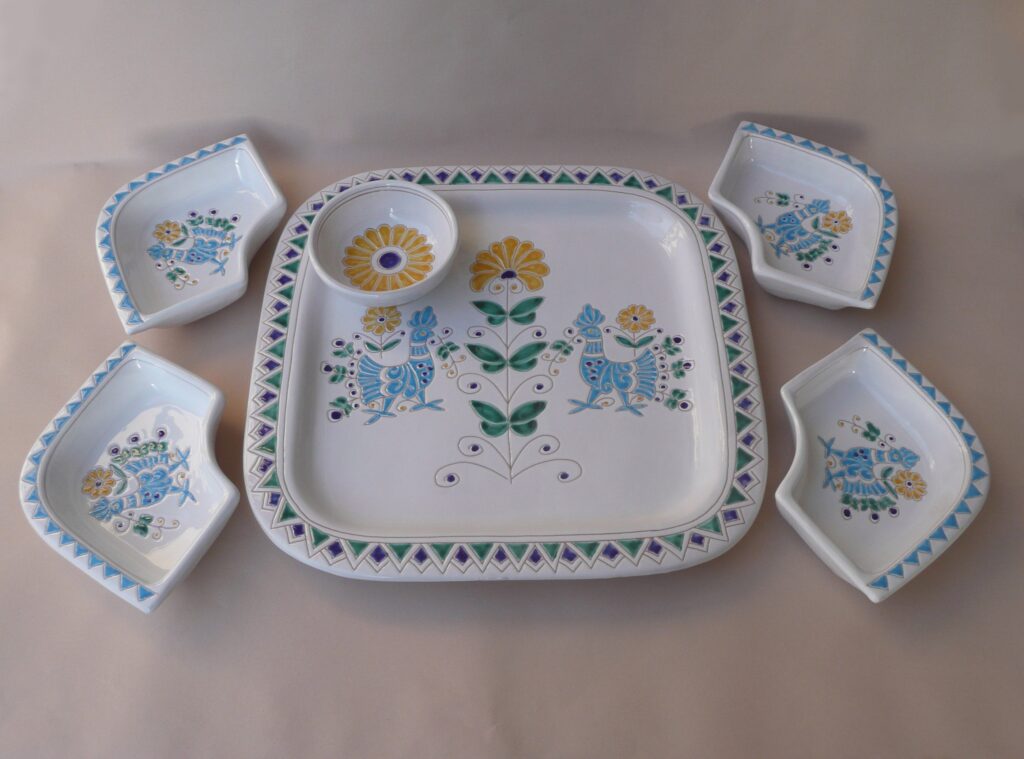 Andrea Farci, ceramiche artistiche artigianali: antipastiera con pavoncelle azzurre