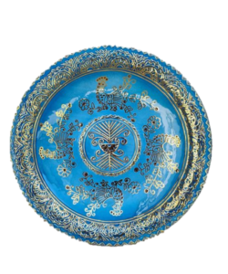 Andrea Farci, Variazioni: piatto monocromo azzurro con motivo pavoncelle e rilievo e decorazione in oro
